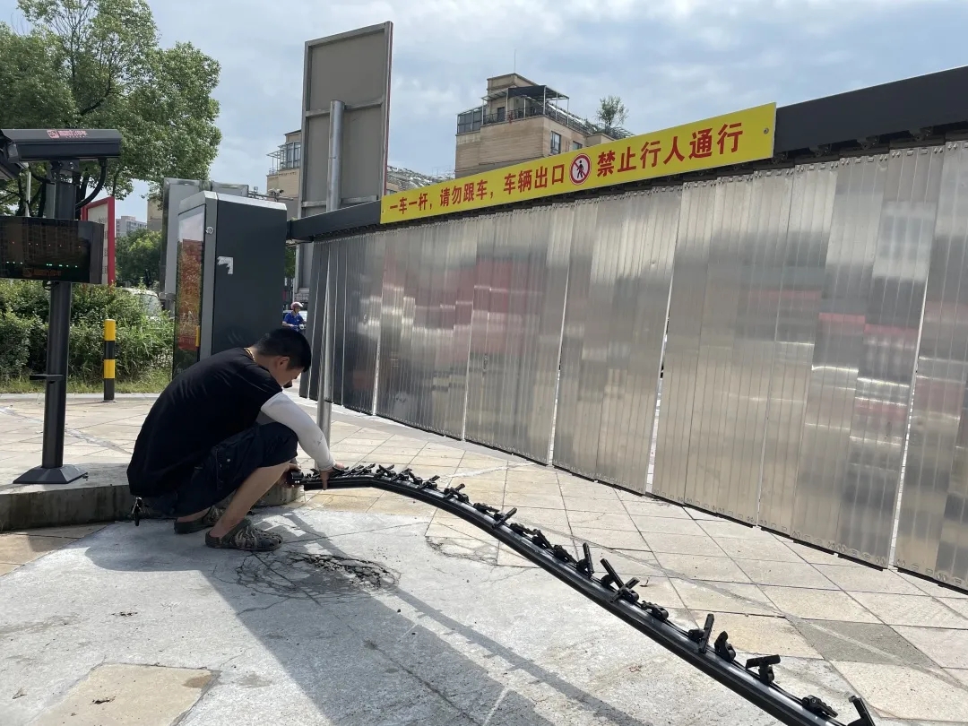维修工1.webp.jpg